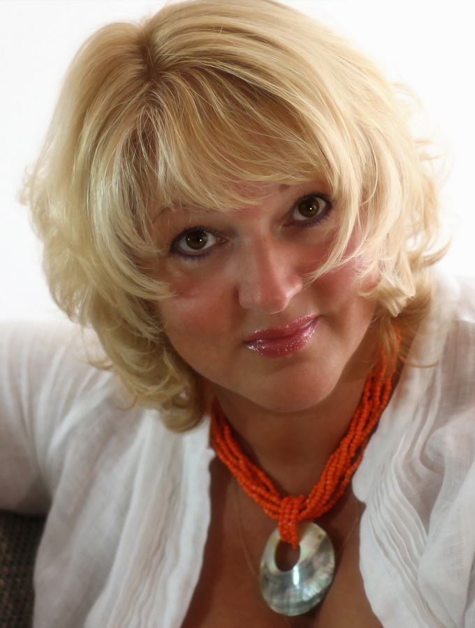 Nhiếp ảnh gia Latvia đoạt 5 huy chương thi ảnh nghệ thuật ở VN - Ảnh 2. Nhiếp ảnh gia Latvia đoạt 5 huy chương thi ảnh nghệ thuật ở VN - Ảnh 2.