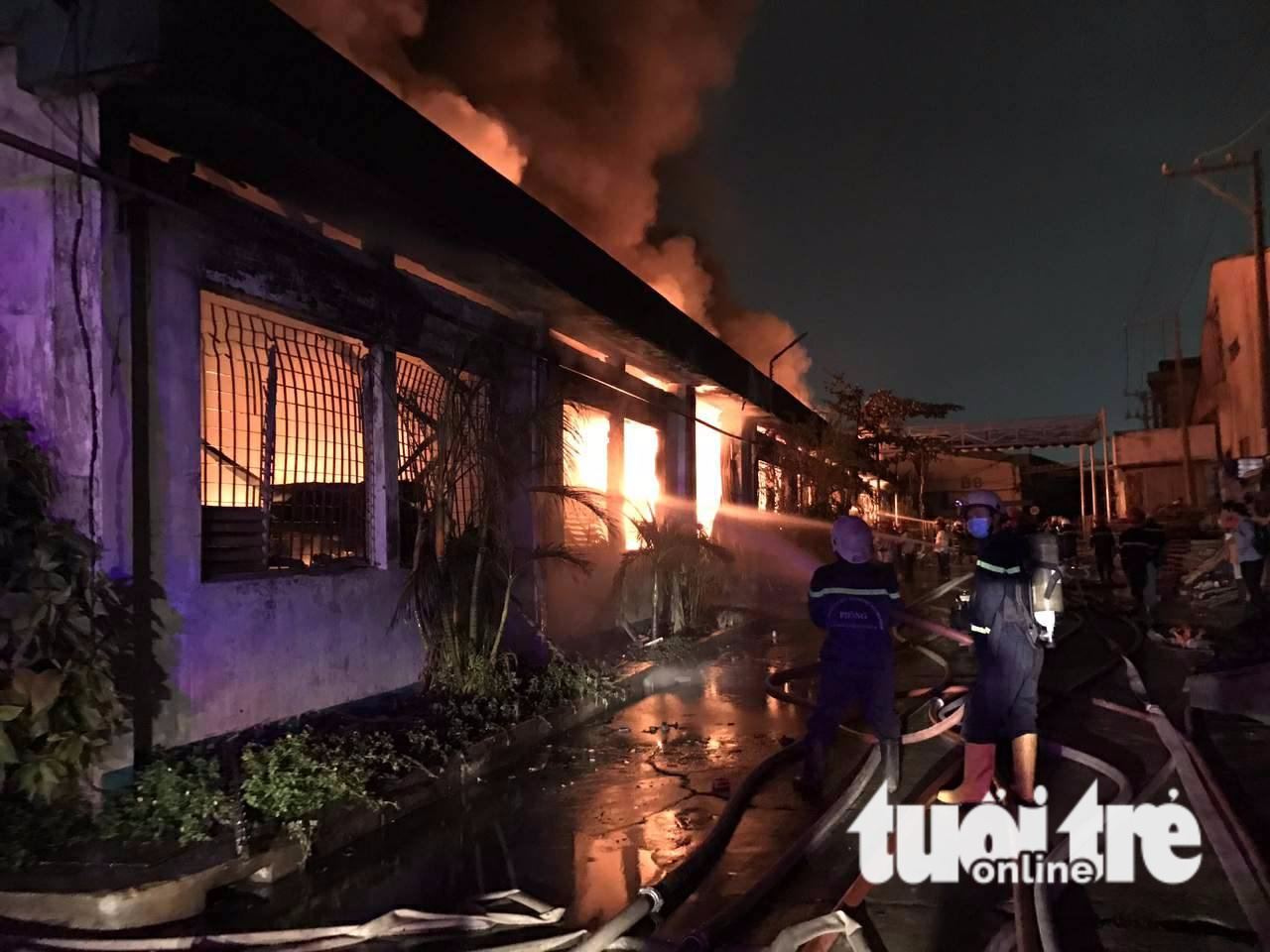 Cháy lớn tại Khu công nghiệp Tân Bình - Ảnh 3.