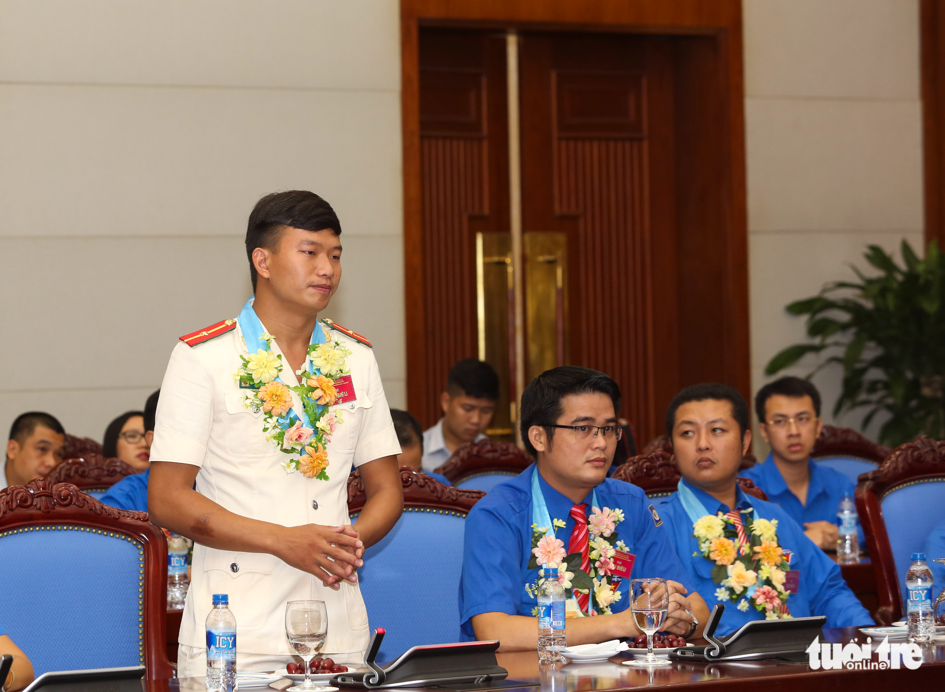 Cán bộ trẻ phải có tâm phục vụ dân - Ảnh 2. Cán bộ trẻ phải có tâm phục vụ dân - Ảnh 2.