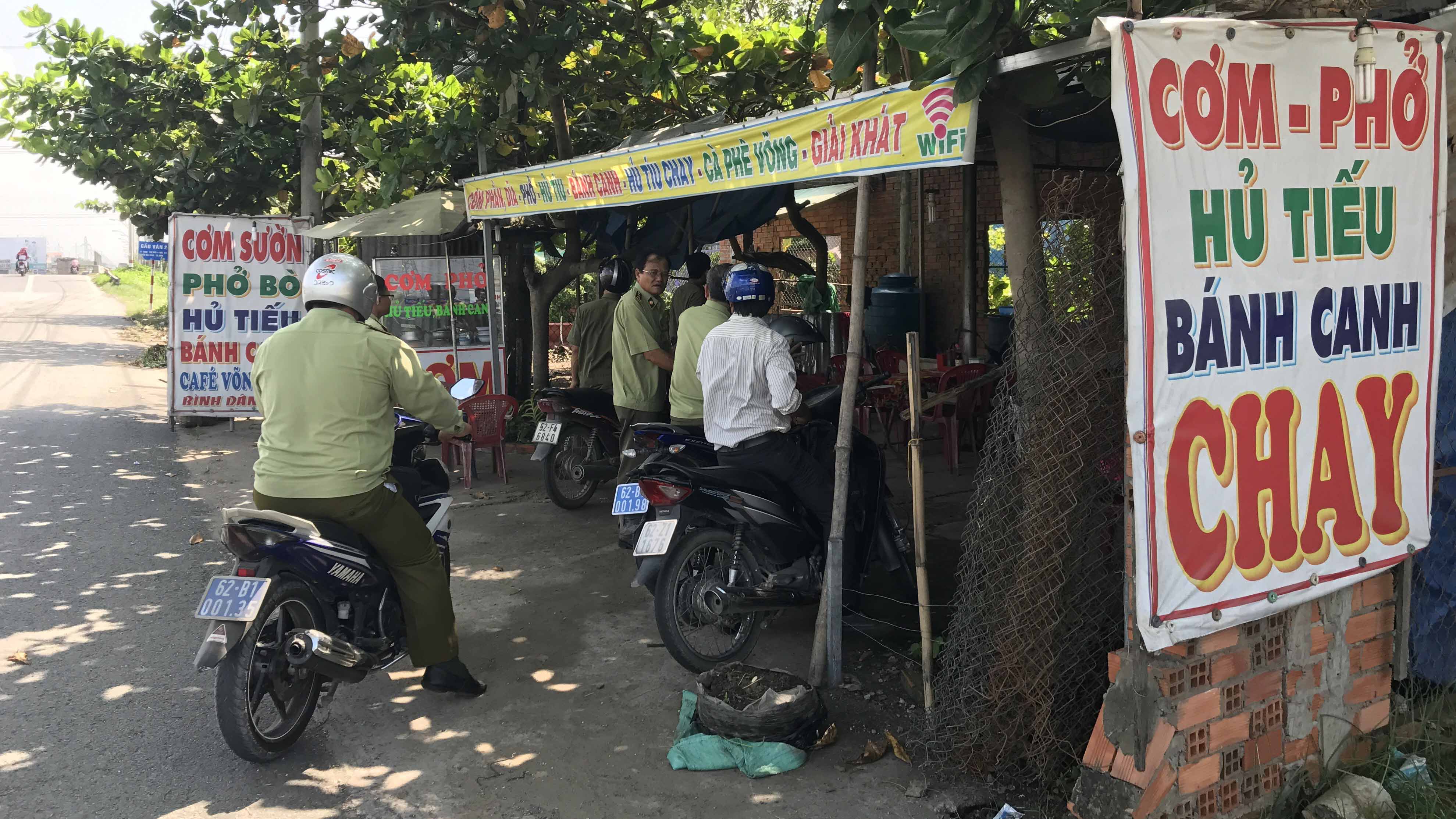 Phạt 4 triệu đồng chủ quán chặt khách 200.000 đồng/đĩa cơm sườn - Ảnh 1. Phạt 4 triệu đồng chủ quán chặt khách 200.000 đồng/đĩa cơm sườn - Ảnh 1.