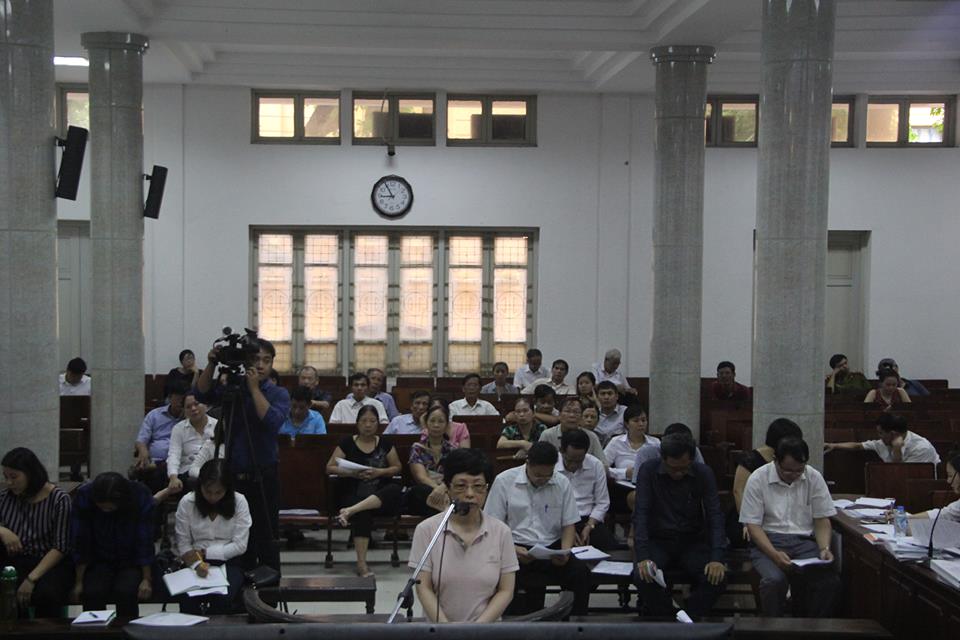 Cựu đại biểu Quốc hội Thu Nga phủ nhận việc lừa đảo - Ảnh 1. Cựu đại biểu Quốc hội Thu Nga phủ nhận việc lừa đảo - Ảnh 1.