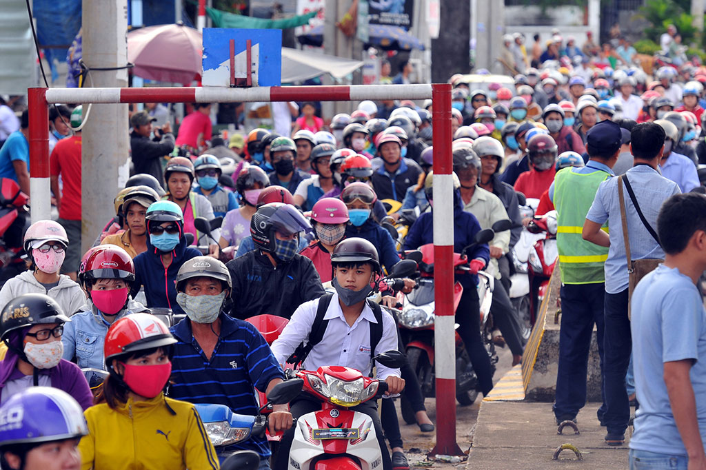 BOT Biên Hòa xả trạm do tài xế dùng tiền lẻ mua vé - Ảnh 3. BOT Biên Hòa xả trạm do tài xế dùng tiền lẻ mua vé - Ảnh 3.