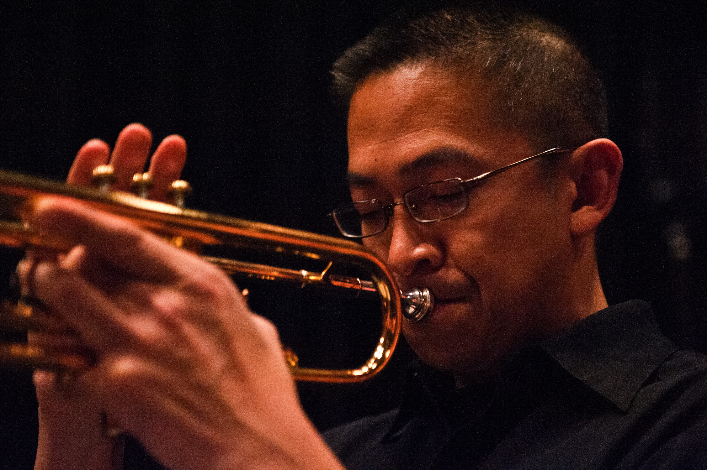 Nghệ sĩ trumpet gốc Việt 2 lần đoạt Grammy về Việt Nam - Ảnh 2.
