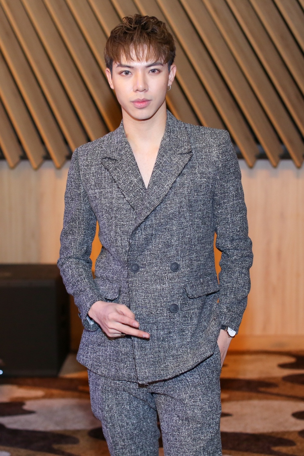 Mời Ngọc Sơn, Cặp đôi hoàn hảo nghiêng hẳn về trữ trình bolero - Ảnh 11. Mời Ngọc Sơn, Cặp đôi hoàn hảo nghiêng hẳn về trữ trình bolero - Ảnh 11.