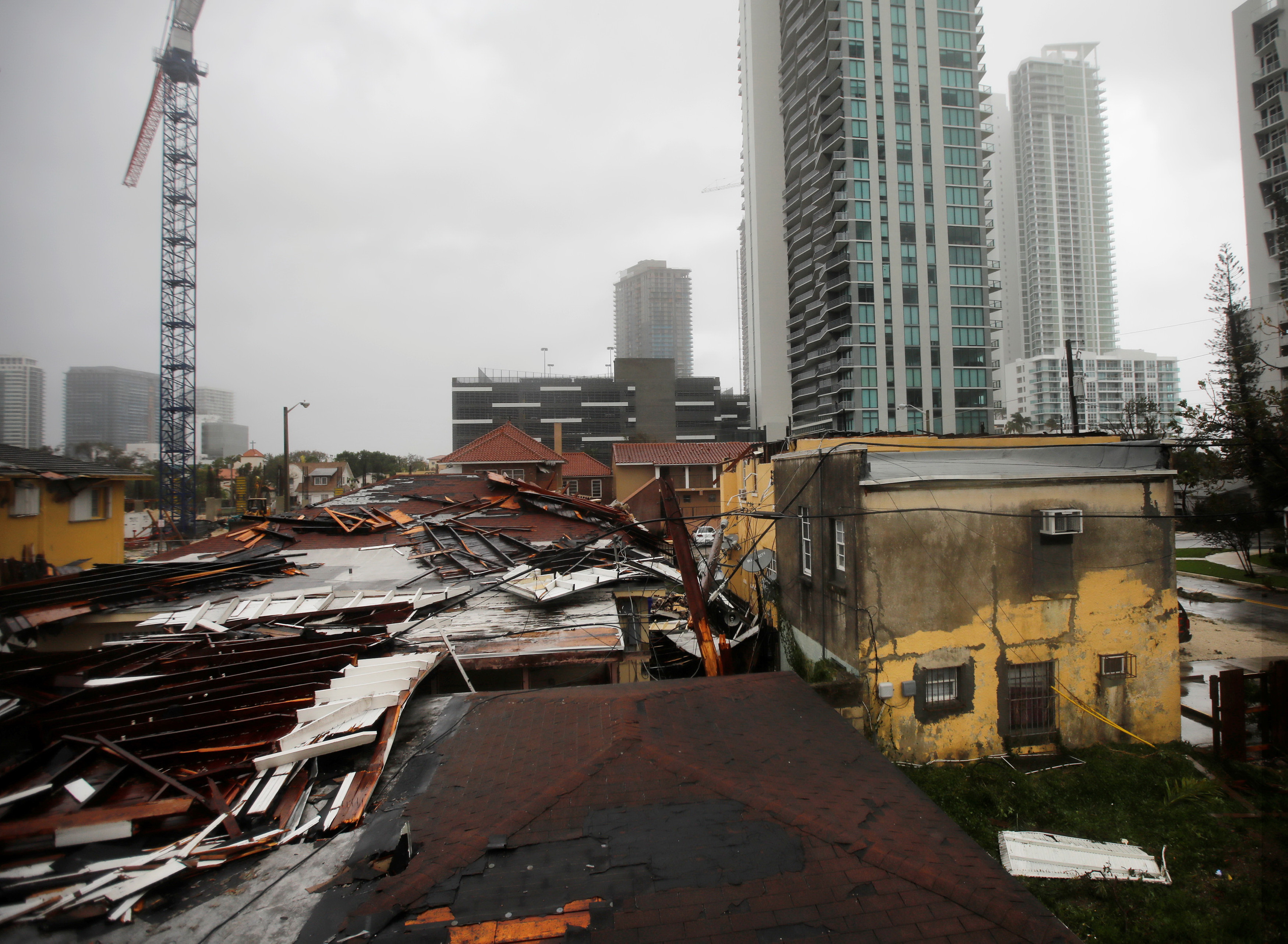 Bão Irma và Harvey thổi bay hàng chục tỉ đô - Ảnh 1.