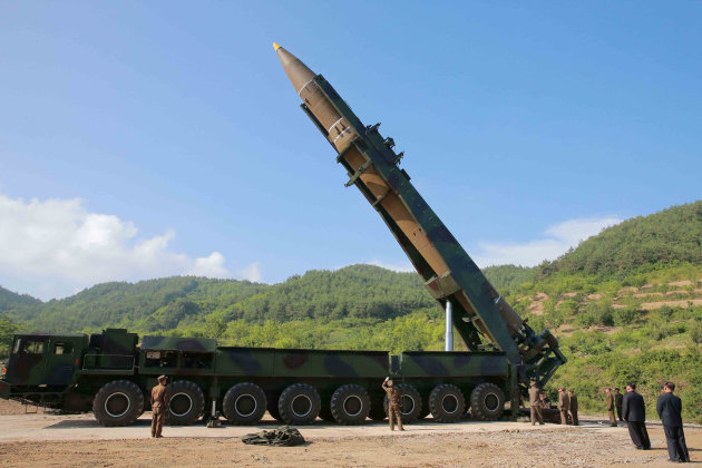 Nghị sĩ Nga: Triều Tiên sắp thử tên lửa vươn tới Mỹ - Ảnh 1.