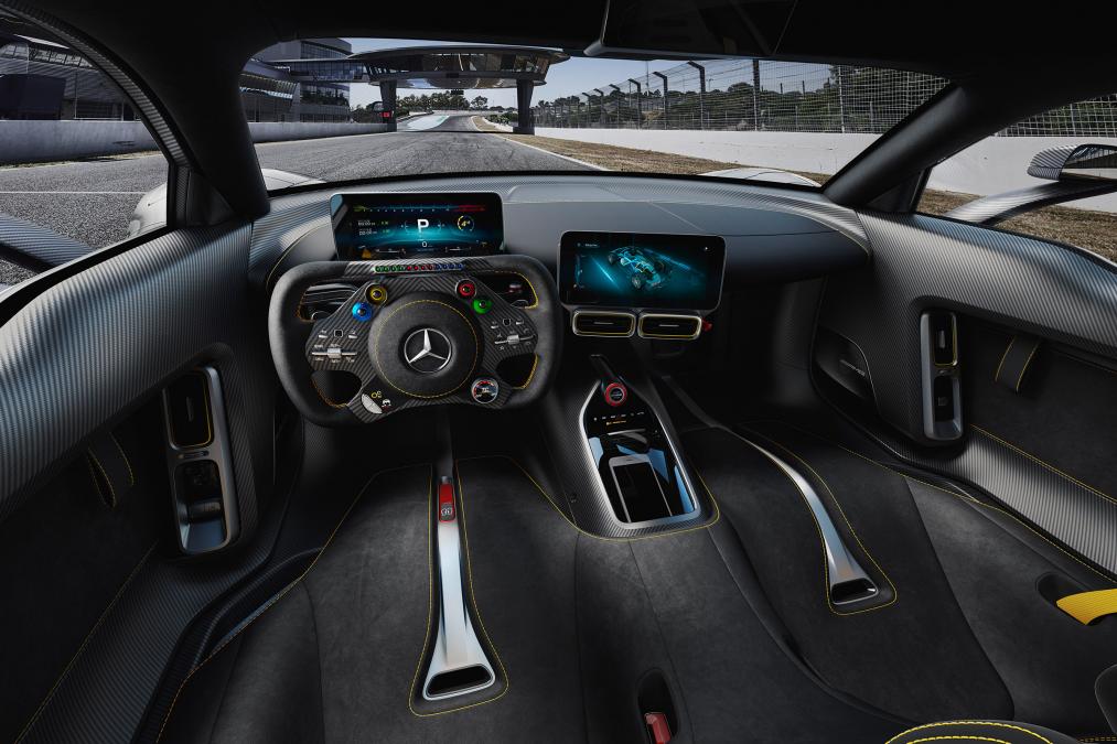 Mercedes ra mắt siêu xe hybrid: khi xe đua thành xe chạy trên phố - Ảnh 4. Mercedes ra mắt siêu xe hybrid: khi xe đua thành xe chạy trên phố - Ảnh 4.