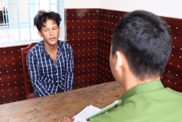 Bắt hai thanh niên tạt axít hai nữ công nhân may - Ảnh 1.