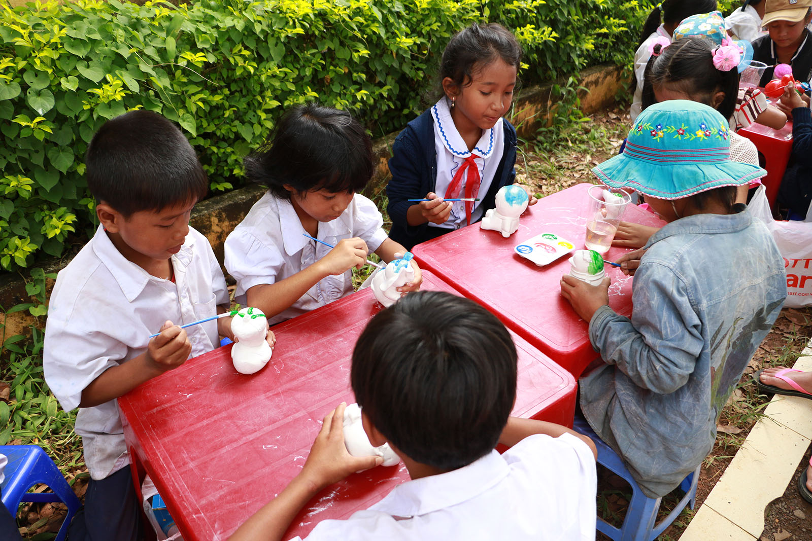 Mang trăng sáng trung thu lên cho trẻ em vùng cao - Ảnh 3. Mang trăng sáng trung thu lên cho trẻ em vùng cao - Ảnh 3.