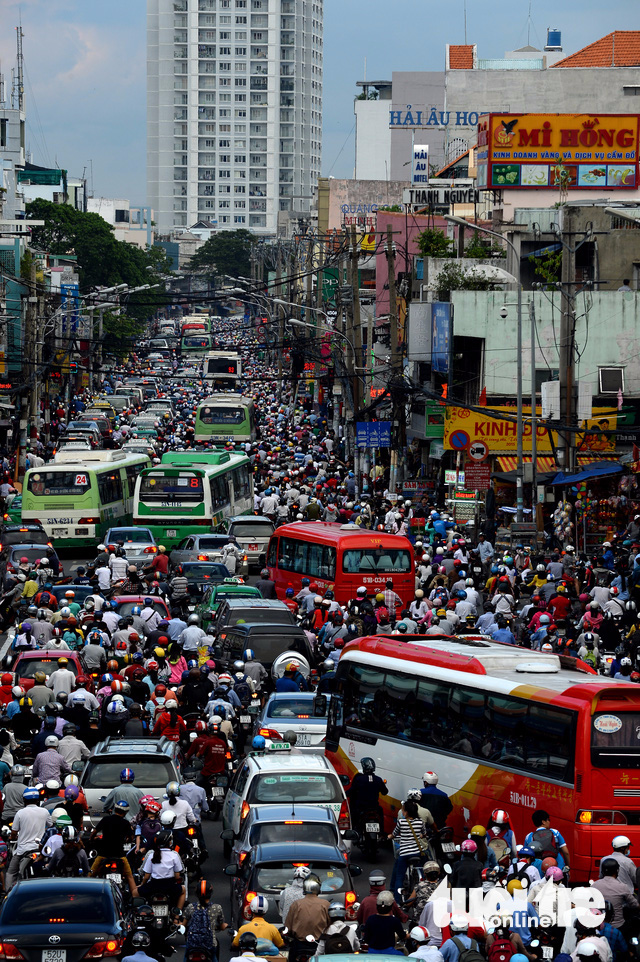 Sài Gòn đường chật xe đông, dự án giao thông nằm chờ vốn - Ảnh 3.