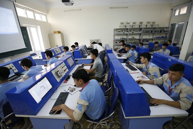 Ngành quản trị mạng, điện tử công nghiệp... hút sinh viên - Ảnh 1. Ngành quản trị mạng, điện tử công nghiệp... hút sinh viên - Ảnh 1.