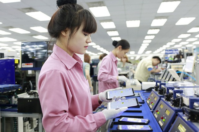 Tháng đầu năm, mỗi ngày thu 3.000 tỉ đồng từ xuất khẩu Samsung - Ảnh 1. Tháng đầu năm, mỗi ngày thu 3.000 tỉ đồng từ xuất khẩu Samsung - Ảnh 1.