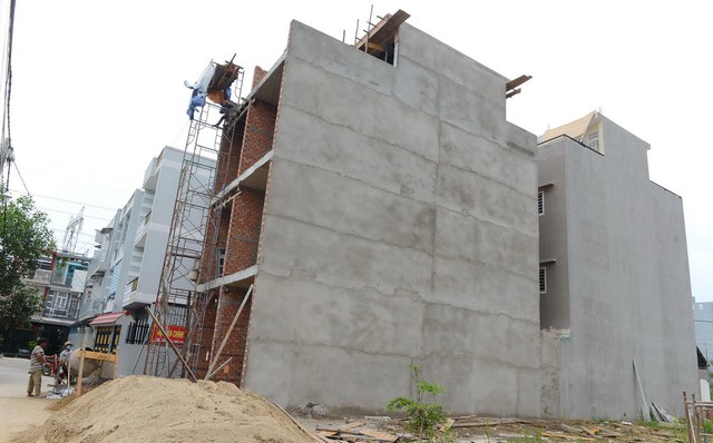 Hết cho nộp lợi bất chính để tồn tại nhà trái phép - Ảnh 1. Hết cho nộp lợi bất chính để tồn tại nhà trái phép - Ảnh 1.