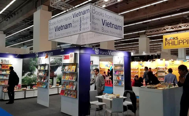 Viễn cảnh Amazon xâm chiếm toàn bộ thị trường Việt Nam - Ảnh 1. Viễn cảnh Amazon xâm chiếm toàn bộ thị trường Việt Nam - Ảnh 1.