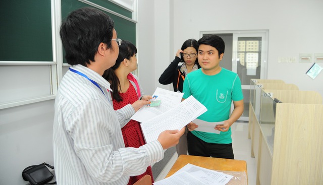 Bỏ hộ khẩu đi, cho dân đỡ khổ - Ảnh 1. Bỏ hộ khẩu đi, cho dân đỡ khổ - Ảnh 1.