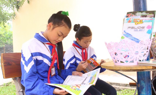 Thư viện xanh dưới tán cây - Ảnh 1. Thư viện xanh dưới tán cây - Ảnh 1.