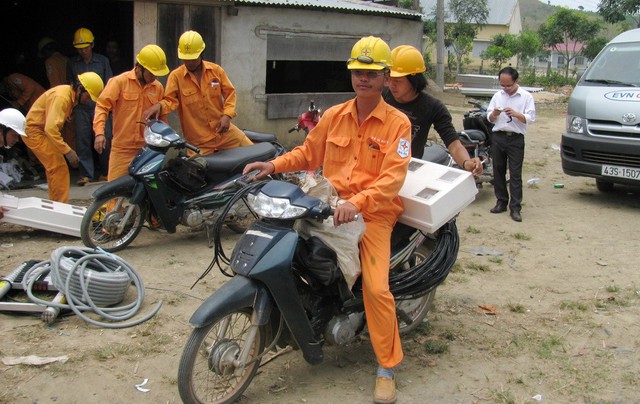 Đừng dồn gánh nặng giá điện lên dân! - Ảnh 1. Đừng dồn gánh nặng giá điện lên dân! - Ảnh 1.