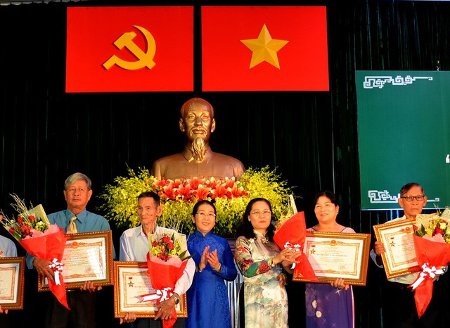 Truy tặng danh hiệu 18 Mẹ Việt Nam Anh hùng - Ảnh 1. Truy tặng danh hiệu 18 Mẹ Việt Nam Anh hùng - Ảnh 1.
