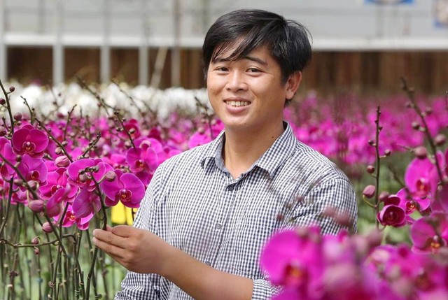 Chiến binh trồng hoa lan trên sa mạc - Ảnh 1. Chiến binh trồng hoa lan trên sa mạc - Ảnh 1.