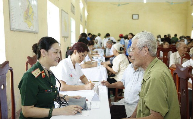 Tướng lĩnh Việt thời bình - Kỳ 3: Nữ trung tướng đầu tiên - Ảnh 1. Tướng lĩnh Việt thời bình - Kỳ 3: Nữ trung tướng đầu tiên - Ảnh 1.