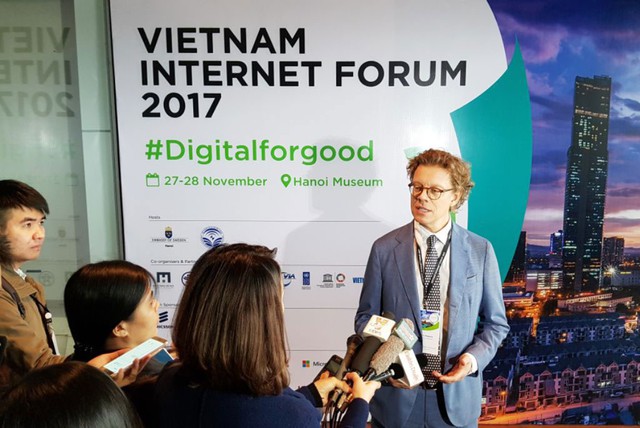 Lớp trẻ có tương lai tươi sáng nhờ Internet - Ảnh 1. Lớp trẻ có tương lai tươi sáng nhờ Internet - Ảnh 1.