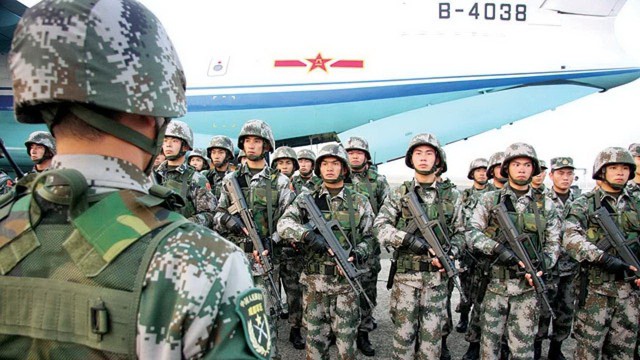 Trung Quốc điều cả sư đoàn áp sát biên giới Ấn Độ - Ảnh 1. Trung Quốc điều cả sư đoàn áp sát biên giới Ấn Độ - Ảnh 1.