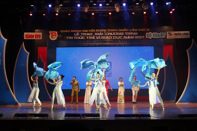 Trao thưởng Tri thức trẻ vì giáo dục năm 2017 - Ảnh 5. Trao thưởng Tri thức trẻ vì giáo dục năm 2017 - Ảnh 5.