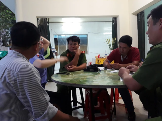 Lật xuồng kayak, một nữ du khách tử vong - Ảnh 2. Lật xuồng kayak, một nữ du khách tử vong - Ảnh 2.
