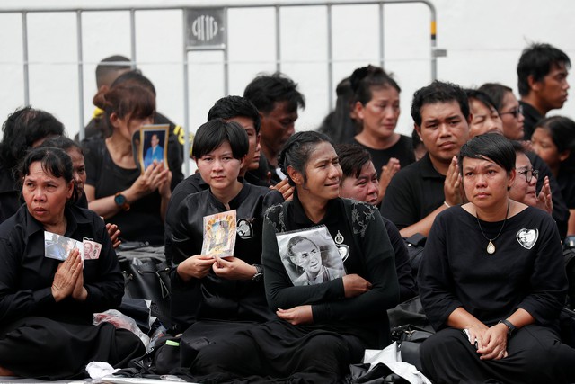 12 triệu người dân kính viếng nhà Vua Thái Lan - Ảnh 5. 12 triệu người dân kính viếng nhà Vua Thái Lan - Ảnh 5.