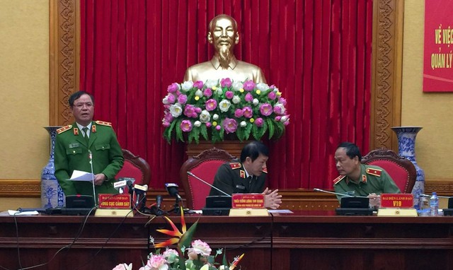 Bộ Công an: Bỏ sổ hộ khẩu, quản lý dân cư bằng công nghệ - Ảnh 1. Bộ Công an: Bỏ sổ hộ khẩu, quản lý dân cư bằng công nghệ - Ảnh 1.