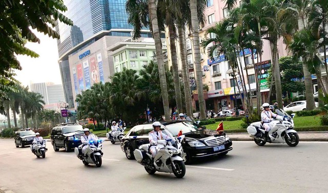 Dàn xe đặc chủng tối tân dẫn đoàn nguyên thủ - Ảnh 1. Dàn xe đặc chủng tối tân dẫn đoàn nguyên thủ - Ảnh 1.