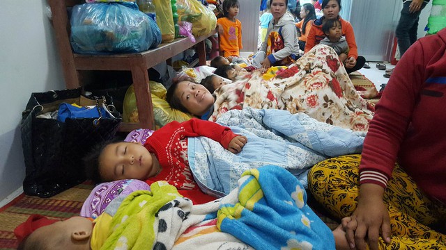 Đã di dời hơn 90.000 dân đi tránh bão Tembin - Ảnh 2. Đã di dời hơn 90.000 dân đi tránh bão Tembin - Ảnh 2.