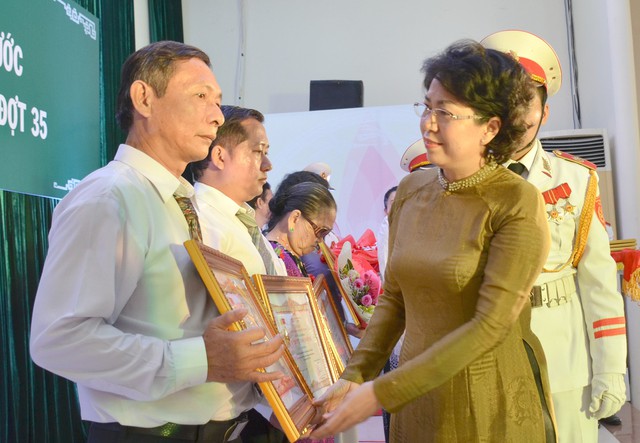 Truy tặng danh hiệu 18 Mẹ Việt Nam Anh hùng - Ảnh 2. Truy tặng danh hiệu 18 Mẹ Việt Nam Anh hùng - Ảnh 2.