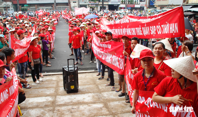Đóng 217 tỉ sửa chợ 4 năm không sửa, tiểu thương An Đông bãi thị - Ảnh 3. Đóng 217 tỉ sửa chợ 4 năm không sửa, tiểu thương An Đông bãi thị - Ảnh 3.