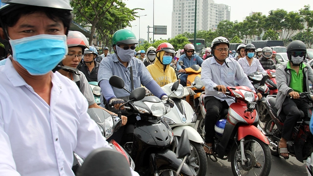 Xe cộ lại kẹt cứng ở vòng xoay Nguyễn Kiệm - Nguyễn Thái Sơn - Ảnh 4. Xe cộ lại kẹt cứng ở vòng xoay Nguyễn Kiệm - Nguyễn Thái Sơn - Ảnh 4.