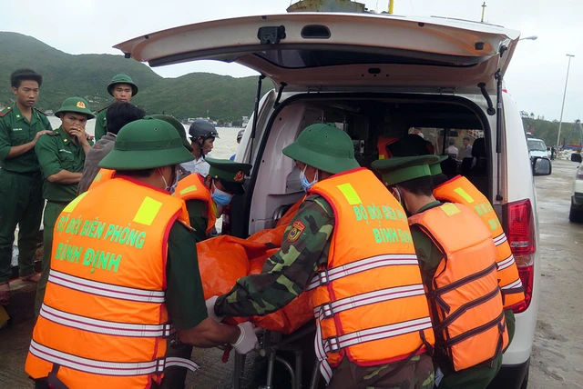 Tìm thấy thêm 6 thi thể trên vùng biển Quy Nhơn - Ảnh 4. Tìm thấy thêm 6 thi thể trên vùng biển Quy Nhơn - Ảnh 4.