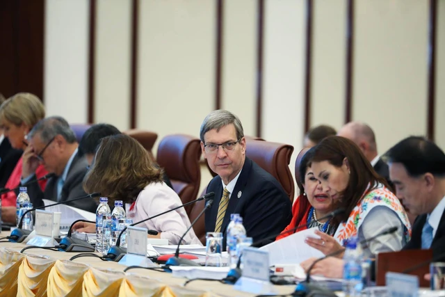 Khai mạc Hội nghị liên Bộ trưởng Ngoại giao - Kinh tế APEC - Ảnh 5. Khai mạc Hội nghị liên Bộ trưởng Ngoại giao - Kinh tế APEC - Ảnh 5.