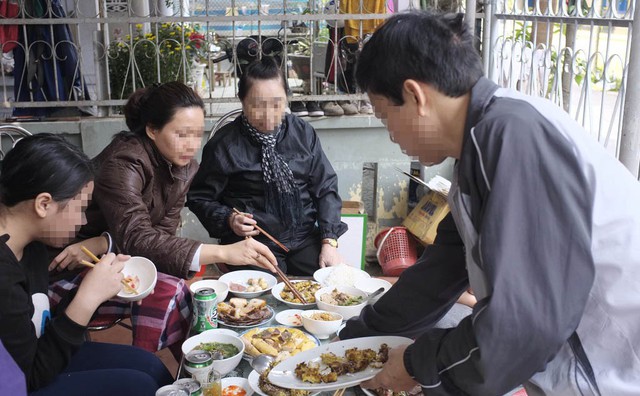 Tiệc tùng cuối năm, coi chừng cái bụng - Ảnh 1. Tiệc tùng cuối năm, coi chừng cái bụng - Ảnh 1.