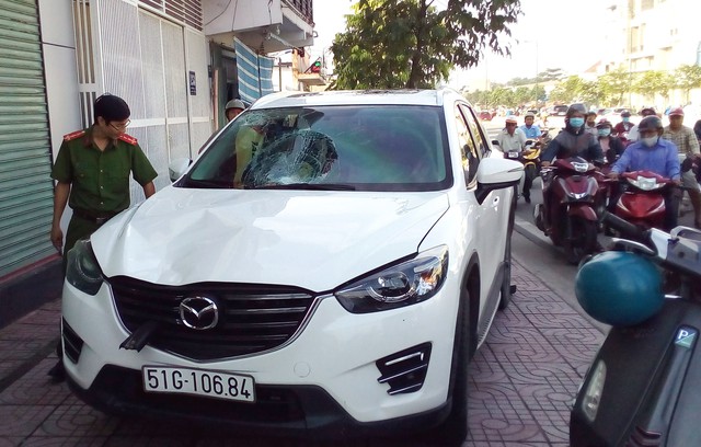 Chạy xe đạp đi tập thể dục bị ôtô húc văng 30m - Ảnh 3. Chạy xe đạp đi tập thể dục bị ôtô húc văng 30m - Ảnh 3.