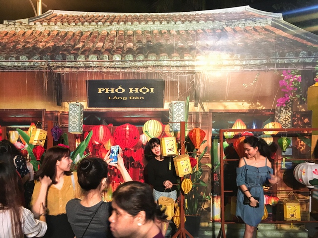 Trung thu không cần tới Hội An cũng có phố lồng đèn - Ảnh 4. Trung thu không cần tới Hội An cũng có phố lồng đèn - Ảnh 4.