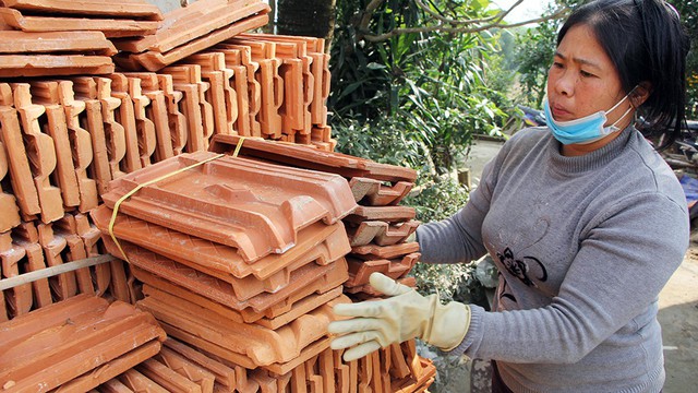 Cơ cực mấy cũng chịu, không để con thất học - Ảnh 1. Cơ cực mấy cũng chịu, không để con thất học - Ảnh 1.
