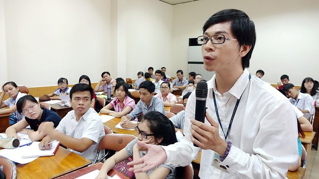 Sinh viên vô hội đồng trường: Chẳng giải quyết được gì? - Ảnh 1. Sinh viên vô hội đồng trường: Chẳng giải quyết được gì? - Ảnh 1.