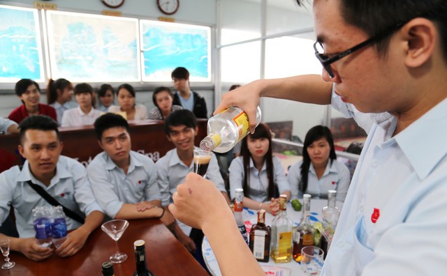 Gấp rút đào tạo nhân lực ngành du lịch - Ảnh 1. Gấp rút đào tạo nhân lực ngành du lịch - Ảnh 1.