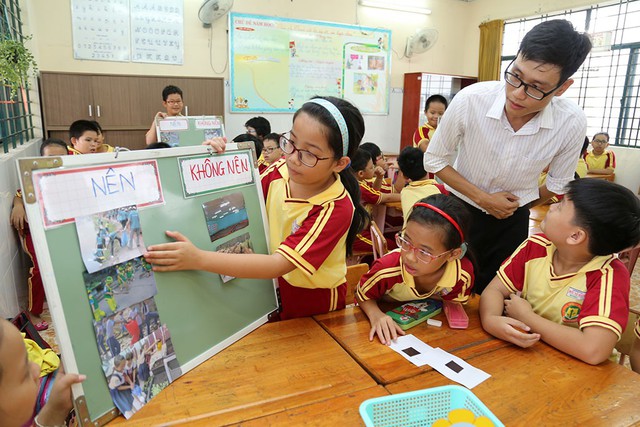 Tăng lương nhà giáo, câu chuyện nhiều tập! - Ảnh 1. Tăng lương nhà giáo, câu chuyện nhiều tập! - Ảnh 1.