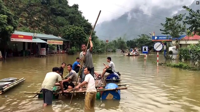 Phá rừng, xẻ đồi gây lũ lớn - Ảnh 1. Phá rừng, xẻ đồi gây lũ lớn - Ảnh 1.