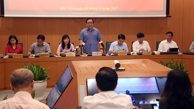 Hà Nội dồn cả chủ nhật để chống dịch sốt xuất huyết - Ảnh 1. Hà Nội dồn cả chủ nhật để chống dịch sốt xuất huyết - Ảnh 1.