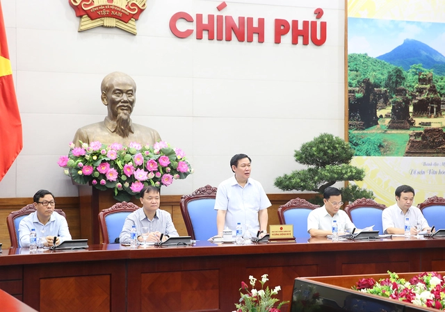 Lạm phát cả năm phải đảm bảo dưới 4% - Ảnh 1. Lạm phát cả năm phải đảm bảo dưới 4% - Ảnh 1.