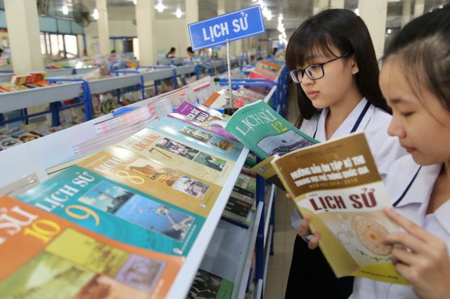 Cô đã thổi lửa tình yêu lịch sử trong tôi - Ảnh 1. Cô đã thổi lửa tình yêu lịch sử trong tôi - Ảnh 1.