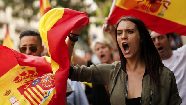 Khủng hoảng chính trị chưa từng có, biểu tình lớn ở 50 thành phố Tây Ban Nha  - Ảnh 1.