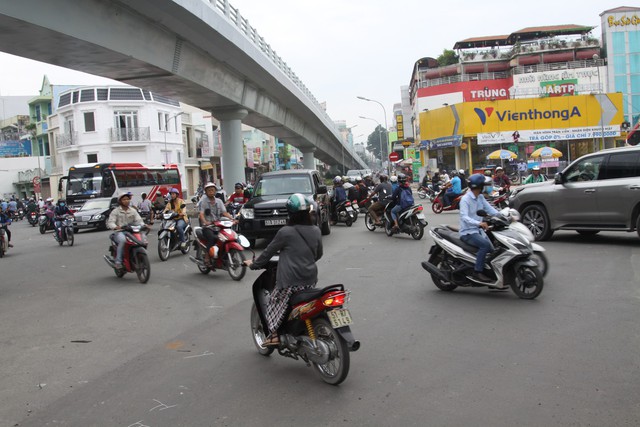 Thông xe nhánh cầu vượt Ngã sáu Gò Vấp - Ảnh 3. Thông xe nhánh cầu vượt Ngã sáu Gò Vấp - Ảnh 3.